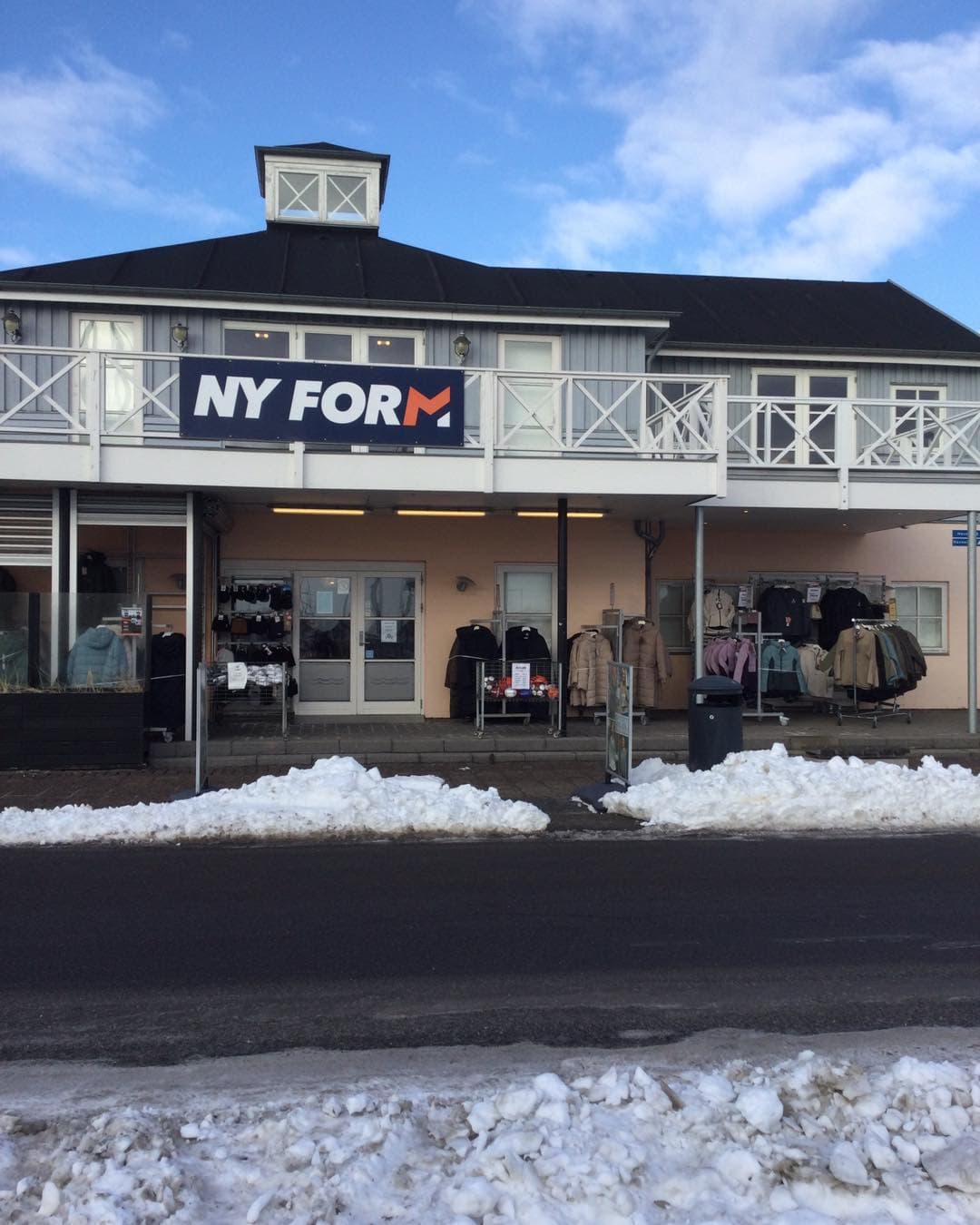 Billede af Ny Form i Hals